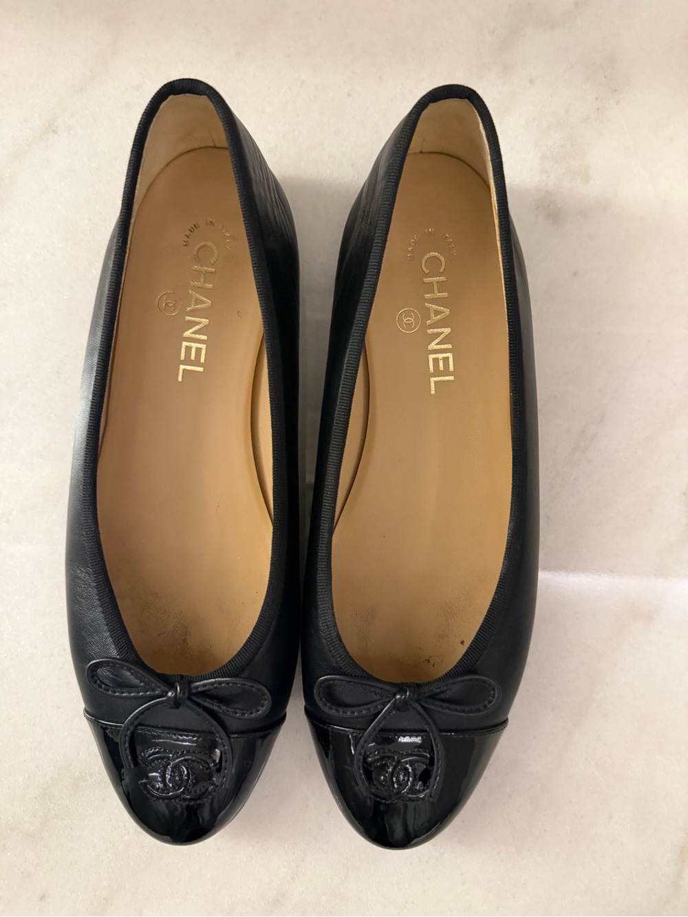 CHANEL Black Leather Ballet Flats with Patent Cap Toe and Bow - Picture 2 of 11